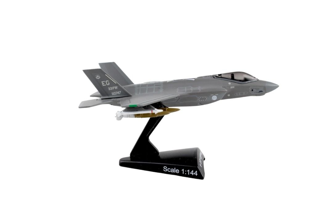 Daron Postage Stamp PS5602 USAF F-35 Version A F-35 Lightning II USAF 1/144 Scale Diecast Model