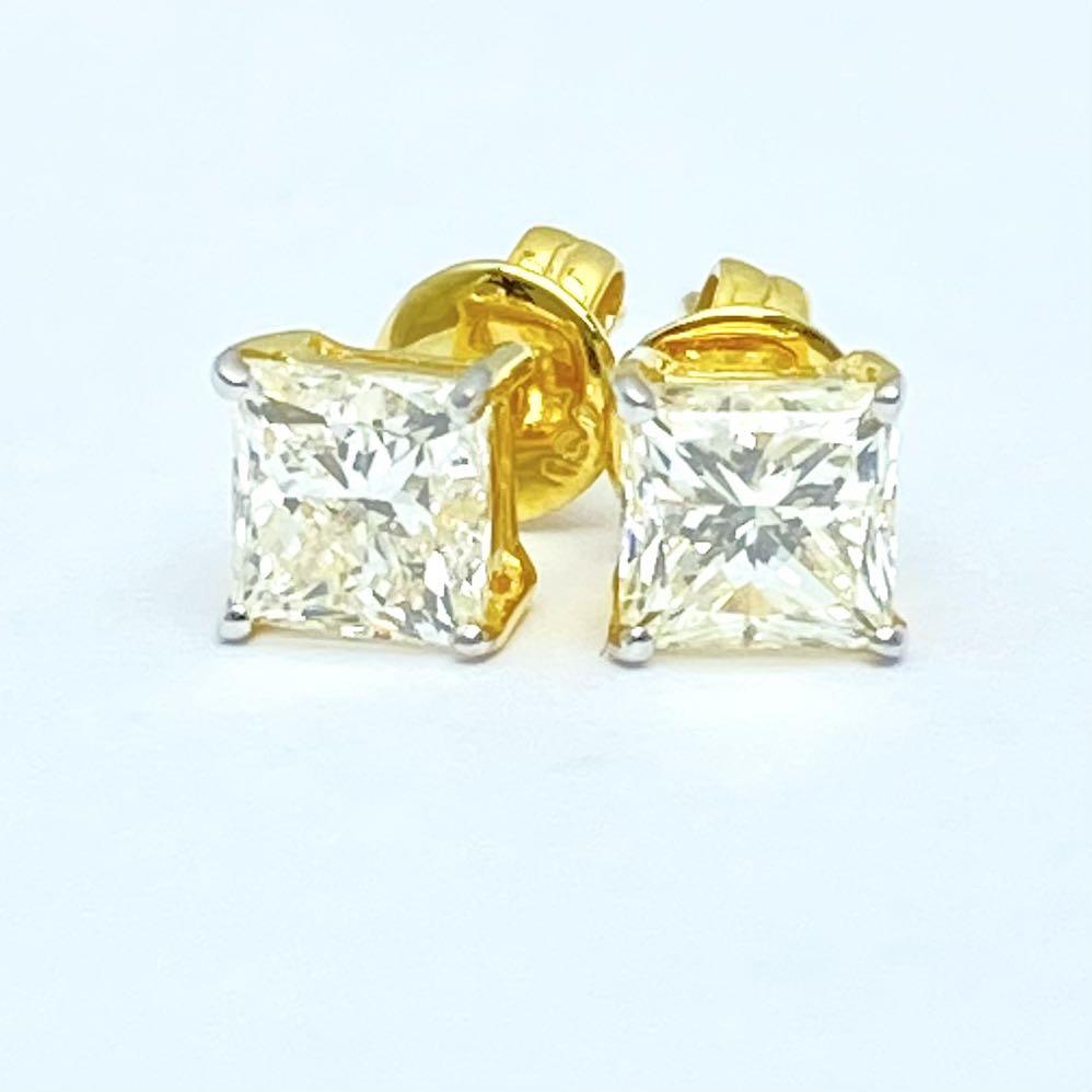 18K Yellow Gold Princess Cut Diamond Earring D2=1.79 carats Main image