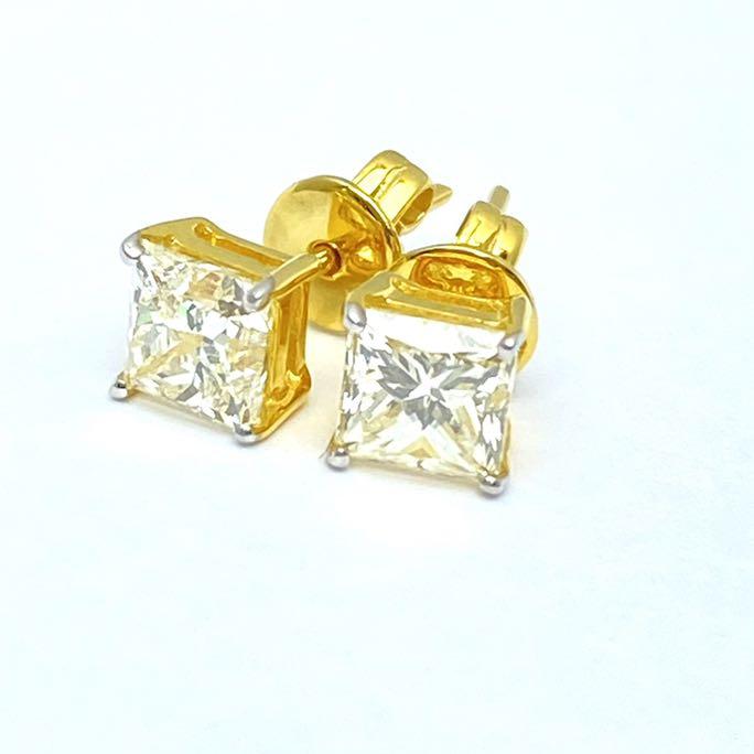 18K Yellow Gold Princess Cut Diamond Earring D2=1.79 carats