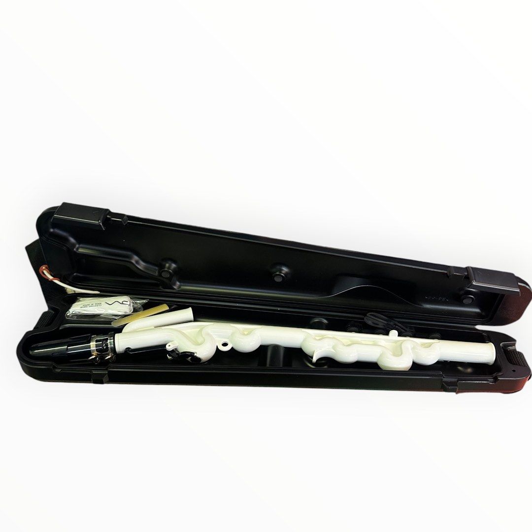 Yamaha White  Venova Casual Wind Instrument with Case Main image