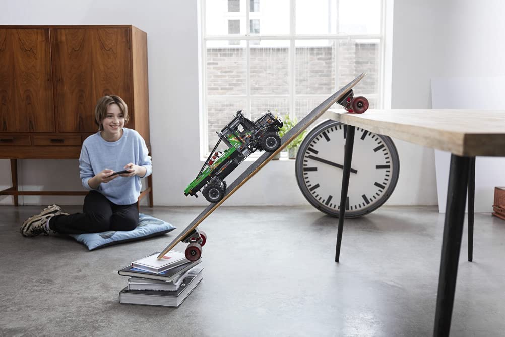 LEGO Technic 42129 4x4 Mercedes-Benz Zetros Trial Truck (2110 Pieces) - Cash Converters