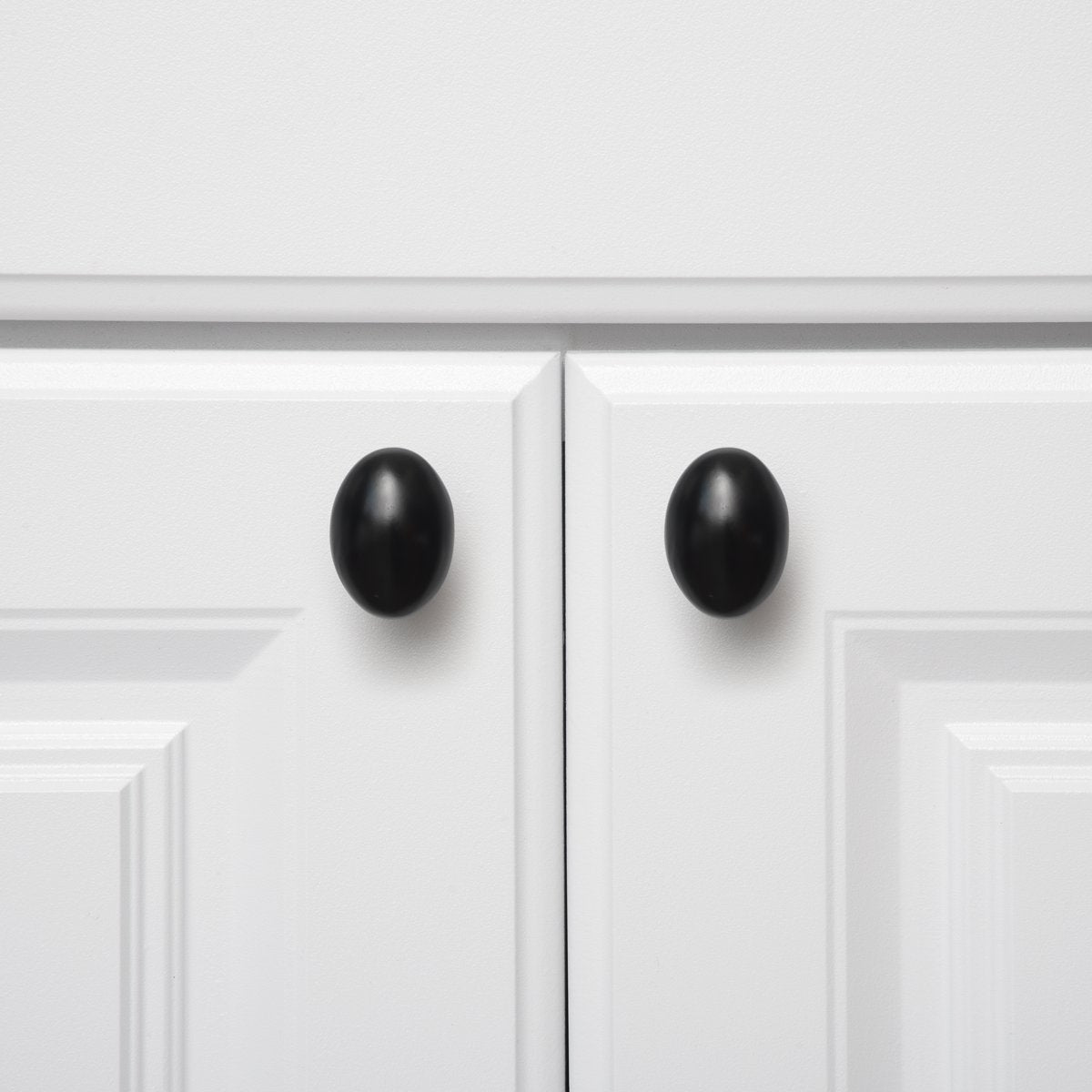 AmazonBasics Football Cabinet Knob 1.38inch Diameter Flat Black 25Pack