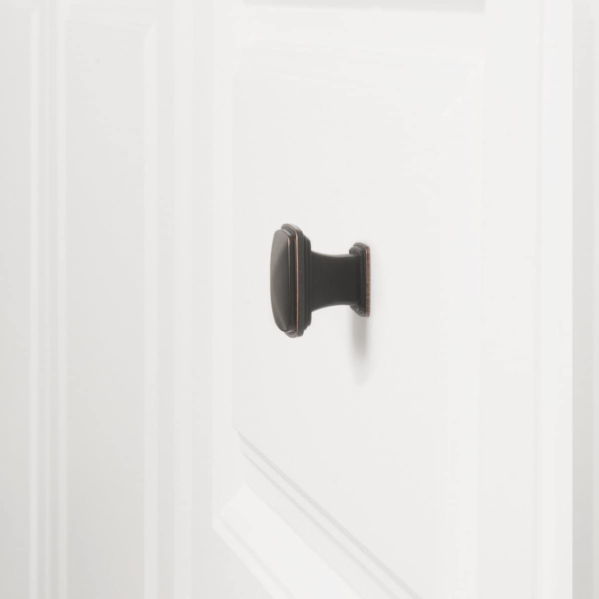 AmazonBasics Traditional Square Cabinet Knob 1.25in Diameter Oil Rubbed Bronze 10Pack